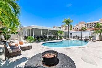 2407 NE 33rd Ave in Fort Lauderdale, FL - Building Photo - Building Photo