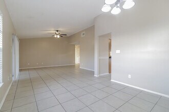 12013 Agana St in Orlando, FL - Building Photo - Building Photo