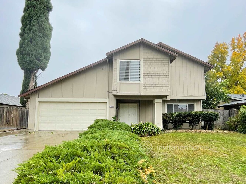 1450 Pebblestone Way in Sacramento, CA - Building Photo