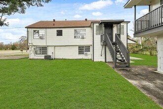 105 W Linney St in Dayton, TX - Building Photo - Building Photo