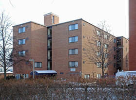 Colony Apartments in State College, PA - Building Photo