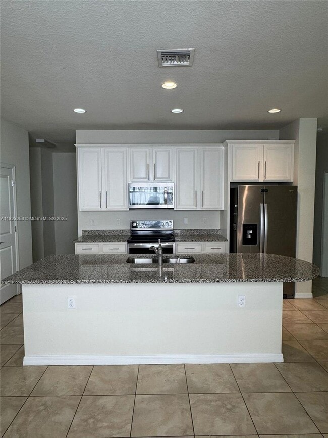4255 Large Leaf Ln in Hollywood, FL - Building Photo - Building Photo