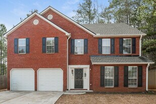 6551 Lauren's Way in Stone Mountain, GA - Building Photo
