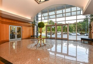 201 N Elm St in Greensboro, NC - Building Photo - Building Photo