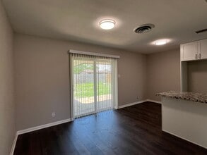 905 Salem Dr in Corpus Christi, TX - Building Photo - Building Photo