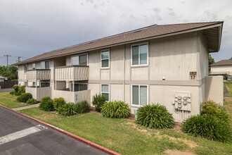 Pinewood Apartments in Sacramento, CA - Building Photo - Building Photo