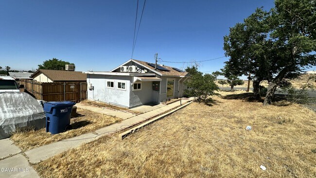 4503 Ave L-14 in Lancaster, CA - Building Photo - Building Photo