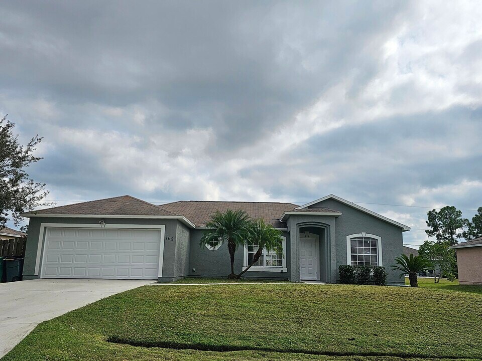 162 SW Grimaldo Terrace in Port St. Lucie, FL - Building Photo