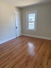 1464 33rd St in Sacramento, CA - Foto de edificio - Building Photo