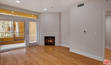 346 Hauser Blvd in Los Angeles, CA - Building Photo - Building Photo