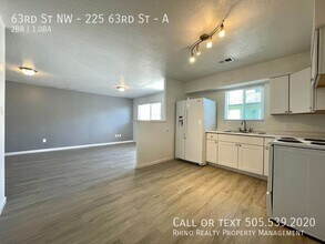 225 63rd St NW in Albuquerque, NM - Foto de edificio - Building Photo