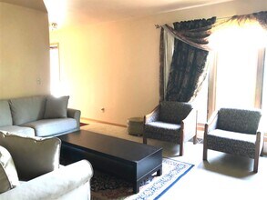 2 Newbury Cir in Madison, WI - Building Photo - Building Photo