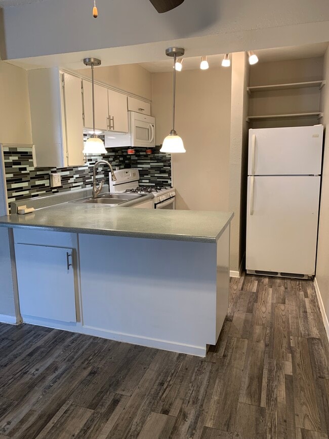 1232 Cavender Dr, Unit 222