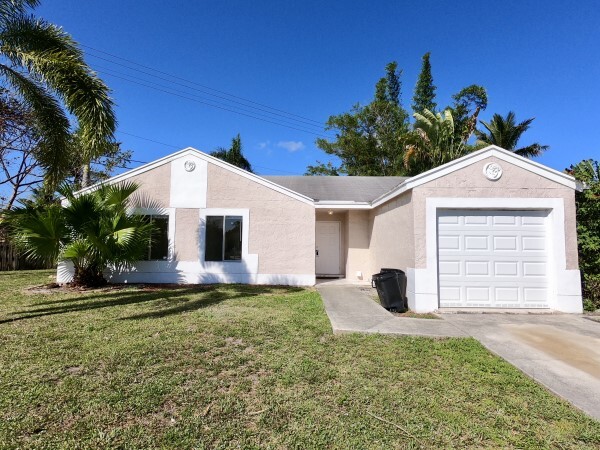 18766 Cloud Lake Cir in Boca Raton, FL - Building Photo