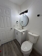 7726 Duben Ave in Anchorage, AK - Foto de edificio - Building Photo