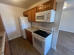 915 Alvarado Dr SE in Albuquerque, NM - Building Photo - Building Photo