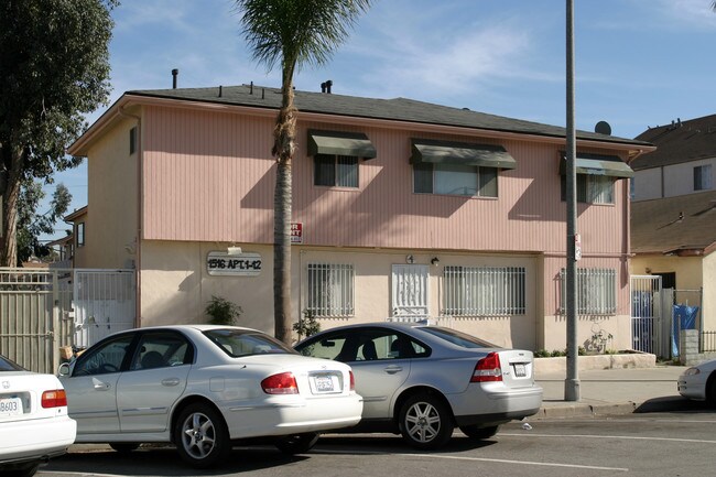 1516 N Stanton Pl in Long Beach, CA - Foto de edificio - Building Photo