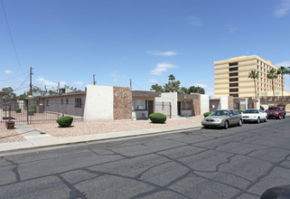 Cabrillo Pointe in Mesa, AZ - Building Photo - Building Photo