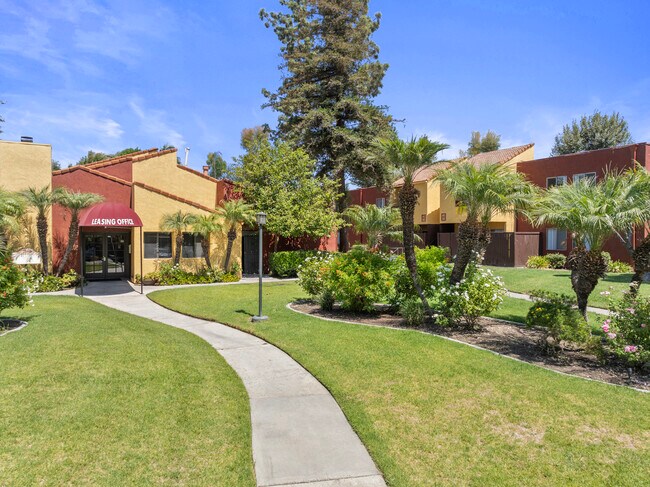 Brookhollow in West Covina, CA - Building Photo - Building Photo