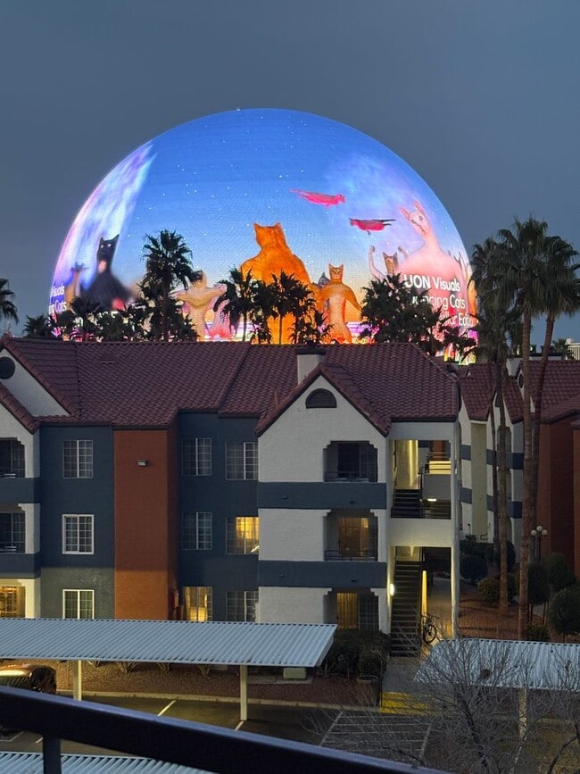 210 E Flamingo Rd in Las Vegas, NV - Building Photo - Building Photo