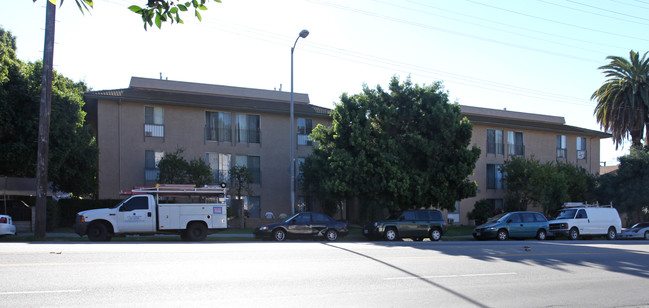 Figueroa Gardens in Los Angeles, CA - Building Photo - Building Photo