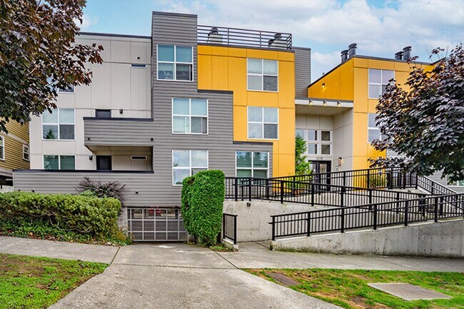 Francis Ave Apartments in Seattle, WA - Building Photo - Building Photo