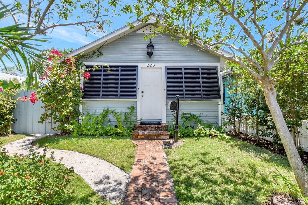 220 S L St in Lake Worth Beach, FL - Building Photo