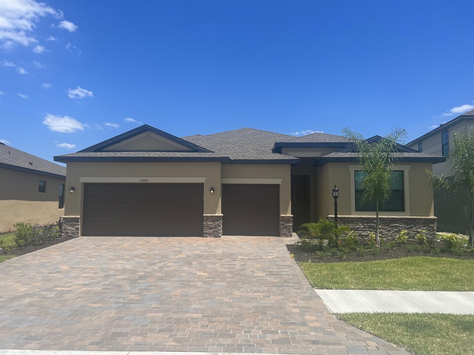 3360 Menores Wy in Ft. Myers, FL - Building Photo