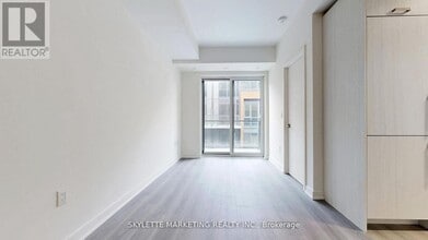 69 Curlew Dr in Toronto, ON - Building Photo - Building Photo