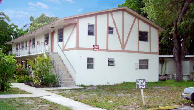 456 SW 4th Ave in Fort Lauderdale, FL - Foto de edificio - Building Photo