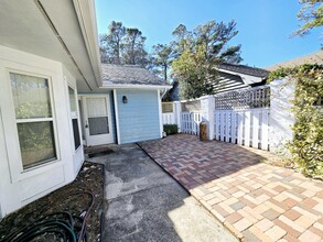 98 Red Bird Ln in Hampstead, NC - Building Photo - Building Photo