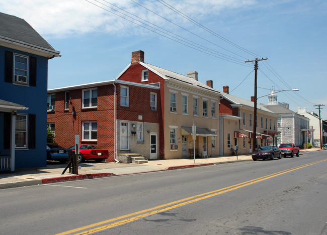 10-12 S Conococheague St in Williamsport, MD - Foto de edificio - Building Photo