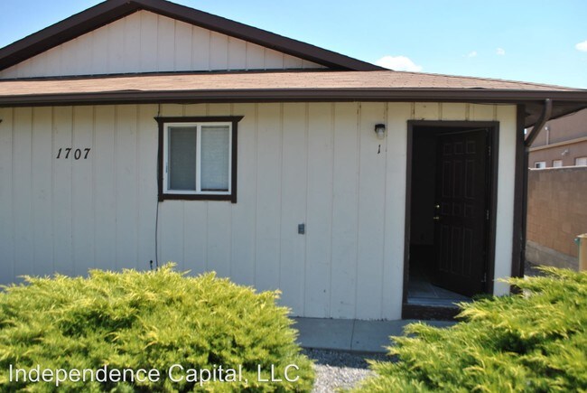 1707 E 23rd St in Farmington, NM - Building Photo - Building Photo