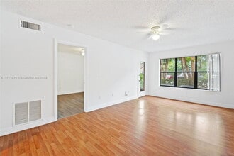 4241 W McNab Rd in Pompano Beach, FL - Building Photo - Building Photo