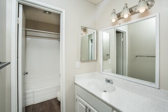 The Pointe at 2316 in Oceanside, CA - Building Photo - Interior Photo
