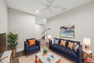 4448 Paxton Pl in Calabasas, CA - Building Photo - Building Photo
