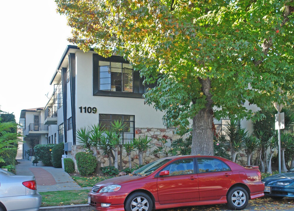 1109 S Wooster St in Los Angeles, CA - Foto de edificio