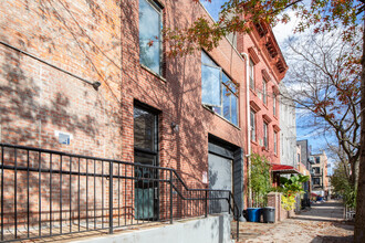 65 Green St in Brooklyn, NY - Building Photo - Building Photo