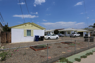 Flower Street Cottages in Chula Vista, CA - Building Photo - Building Photo