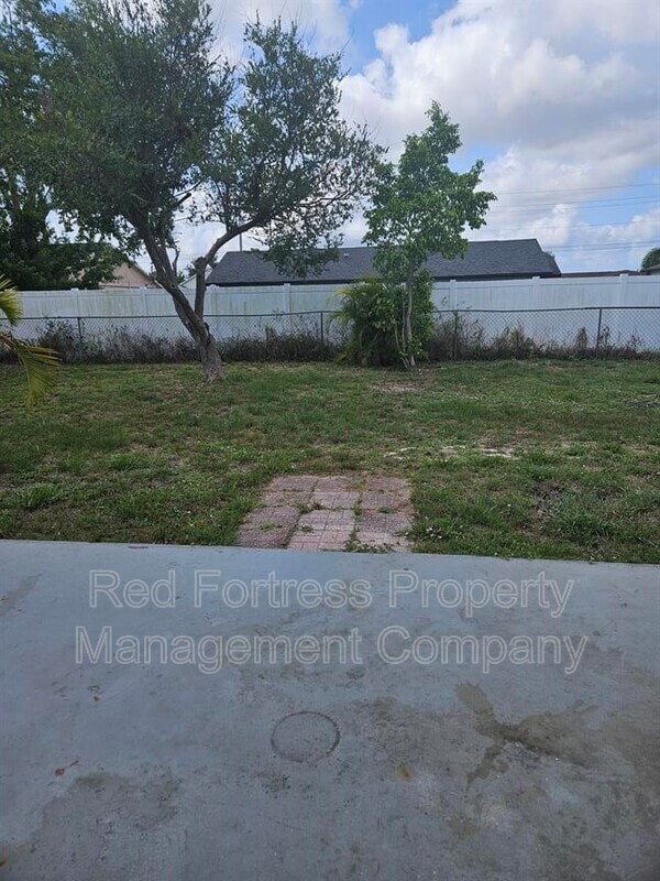 1424 SE 11th St in Cape Coral, FL - Building Photo - Building Photo