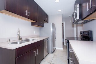 214 S 8th St in Las Vegas, NV - Building Photo - Building Photo