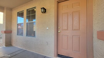 8829 W Preston Ln in Tolleson, AZ - Foto de edificio - Building Photo