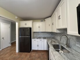574 Heritage Vlg in Southbury, CT - Building Photo