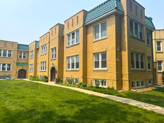 property at 4432 N Laporte Ave