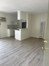 5123 Raleigh St in Los Angeles, CA - Foto de edificio - Building Photo
