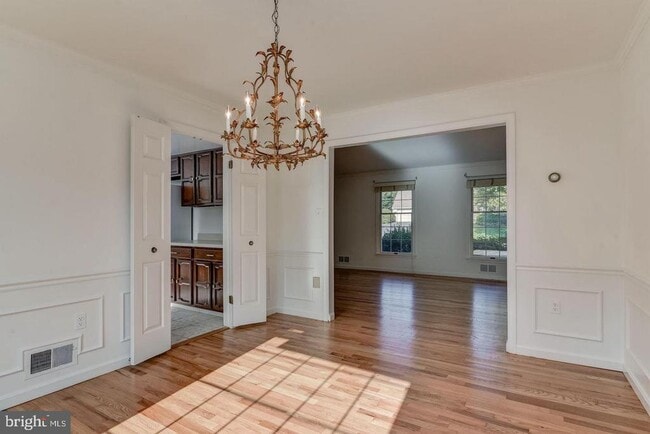 9601 Persimmon Tree Rd in Potomac, MD - Building Photo - Building Photo