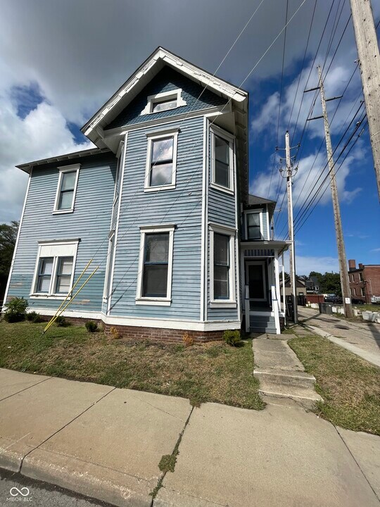 412 E 16th St in Indianapolis, IN - Building Photo