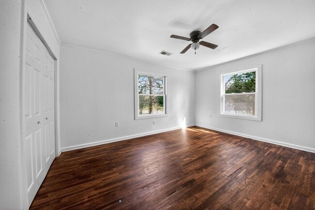 10208 TN-13 in Linden, TN - Building Photo - Building Photo