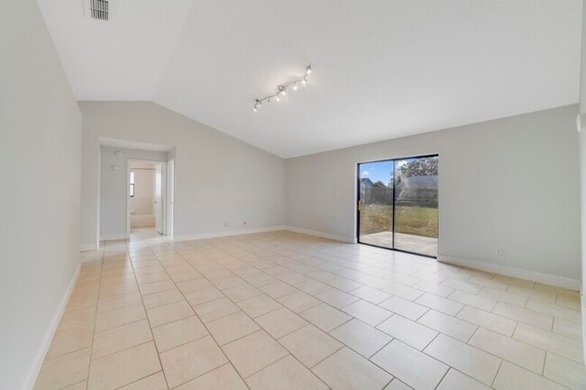 143 Alta Vista Ct in Davenport, FL - Building Photo - Building Photo