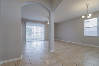 738 Lake Biscayne Way in Orlando, FL - Building Photo - Building Photo